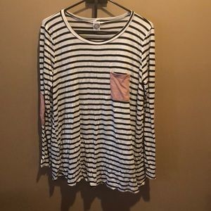 Long sleeve flowy top!